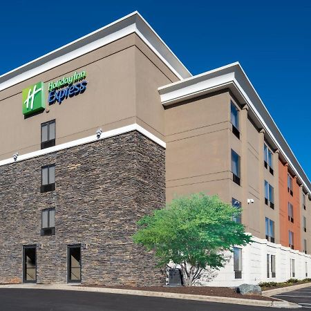 Holiday Inn Express & Suites Greensboro - I-40 Atwendover By Ihg Bagian luar foto