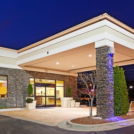 Holiday Inn Express & Suites Greensboro - I-40 Atwendover By Ihg Bagian luar foto