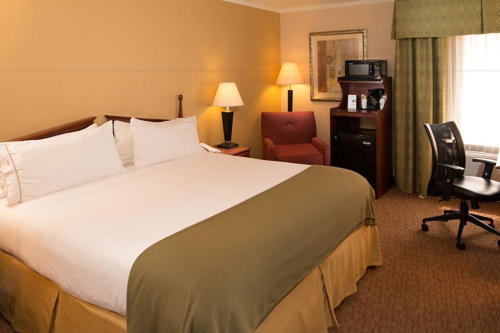 Holiday Inn Express & Suites Greensboro - I-40 Atwendover By Ihg Bagian luar foto