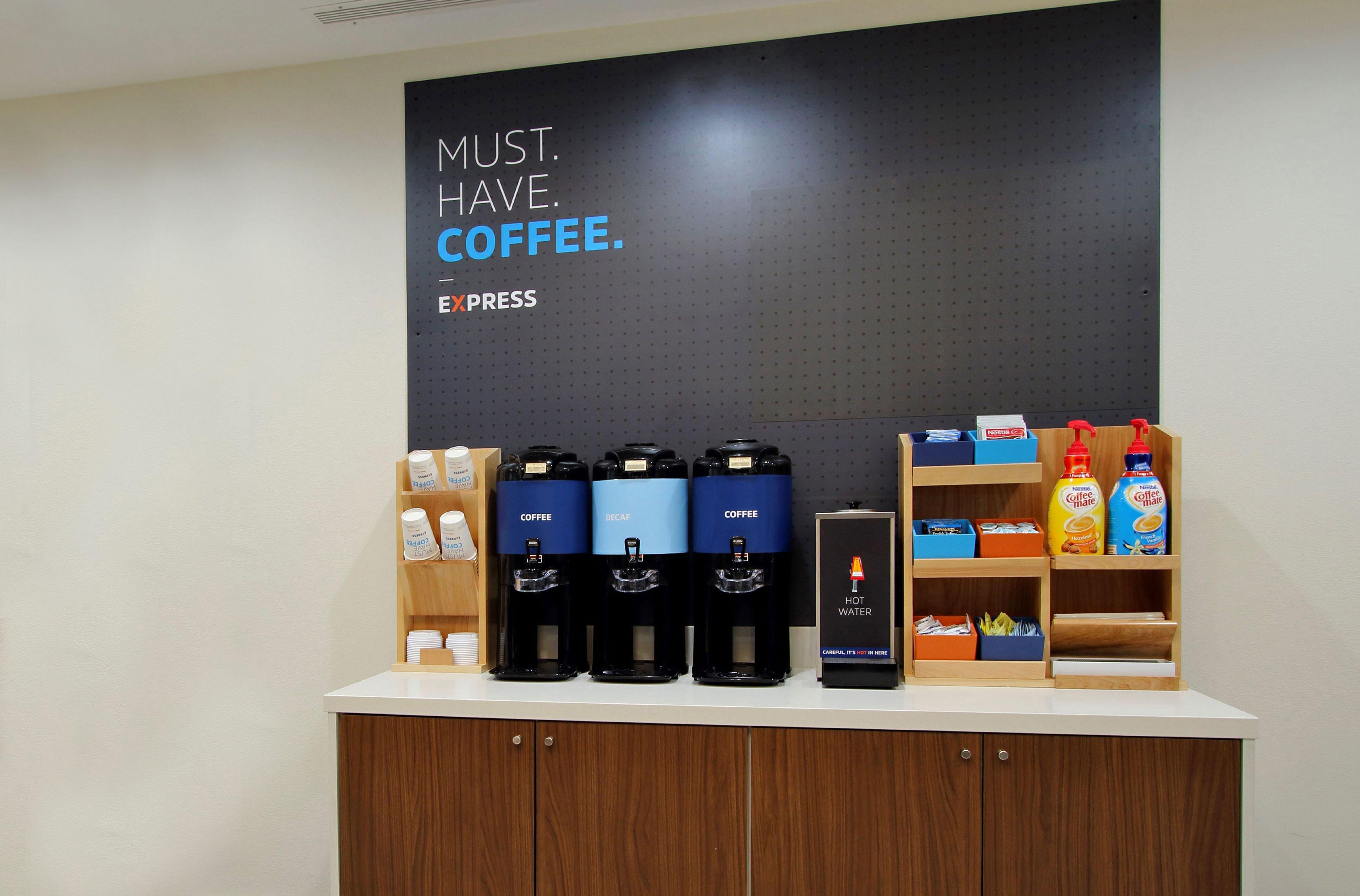 Holiday Inn Express & Suites Greensboro - I-40 Atwendover By Ihg Bagian luar foto