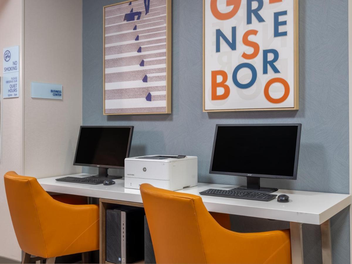 Holiday Inn Express & Suites Greensboro - I-40 Atwendover By Ihg Bagian luar foto