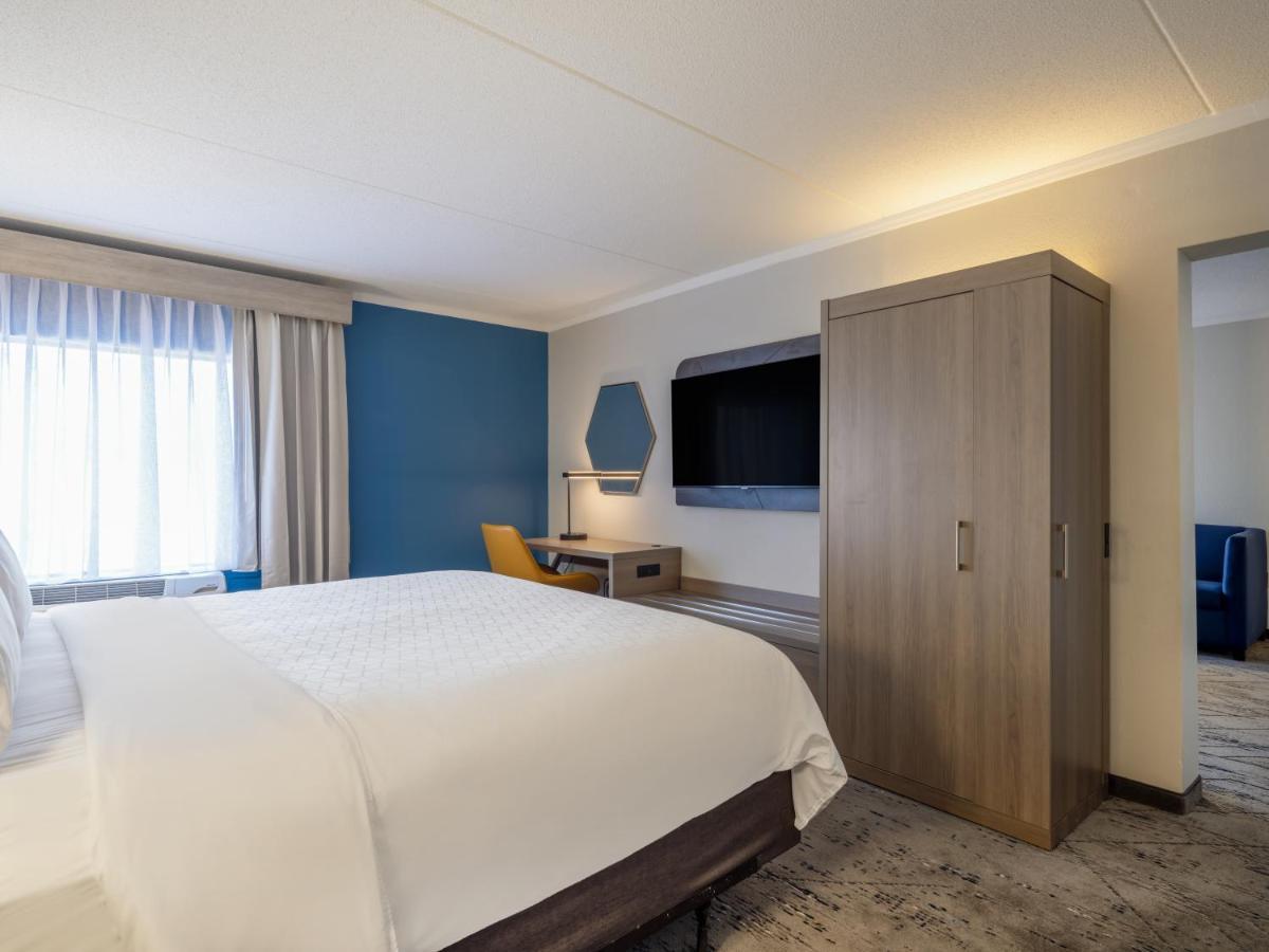 Holiday Inn Express & Suites Greensboro - I-40 Atwendover By Ihg Bagian luar foto