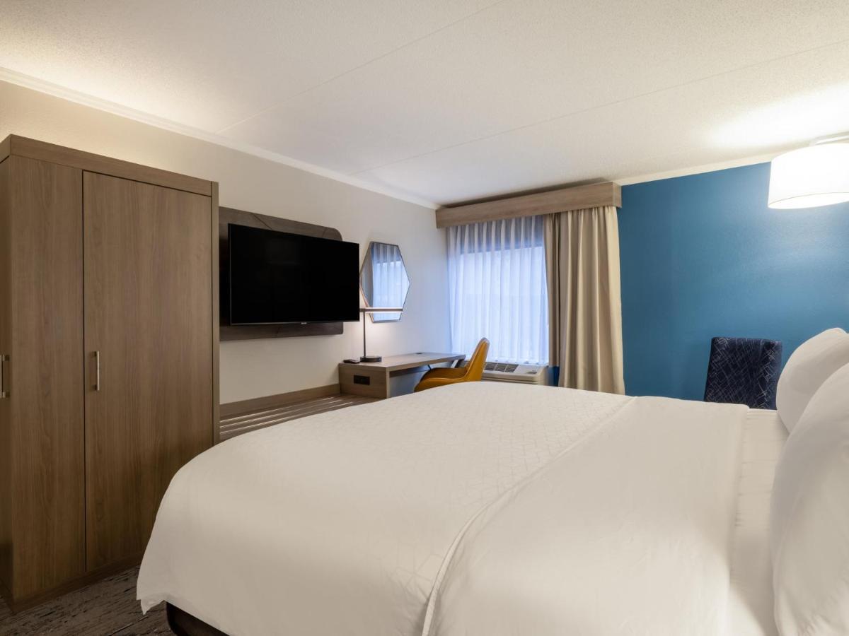 Holiday Inn Express & Suites Greensboro - I-40 Atwendover By Ihg Bagian luar foto