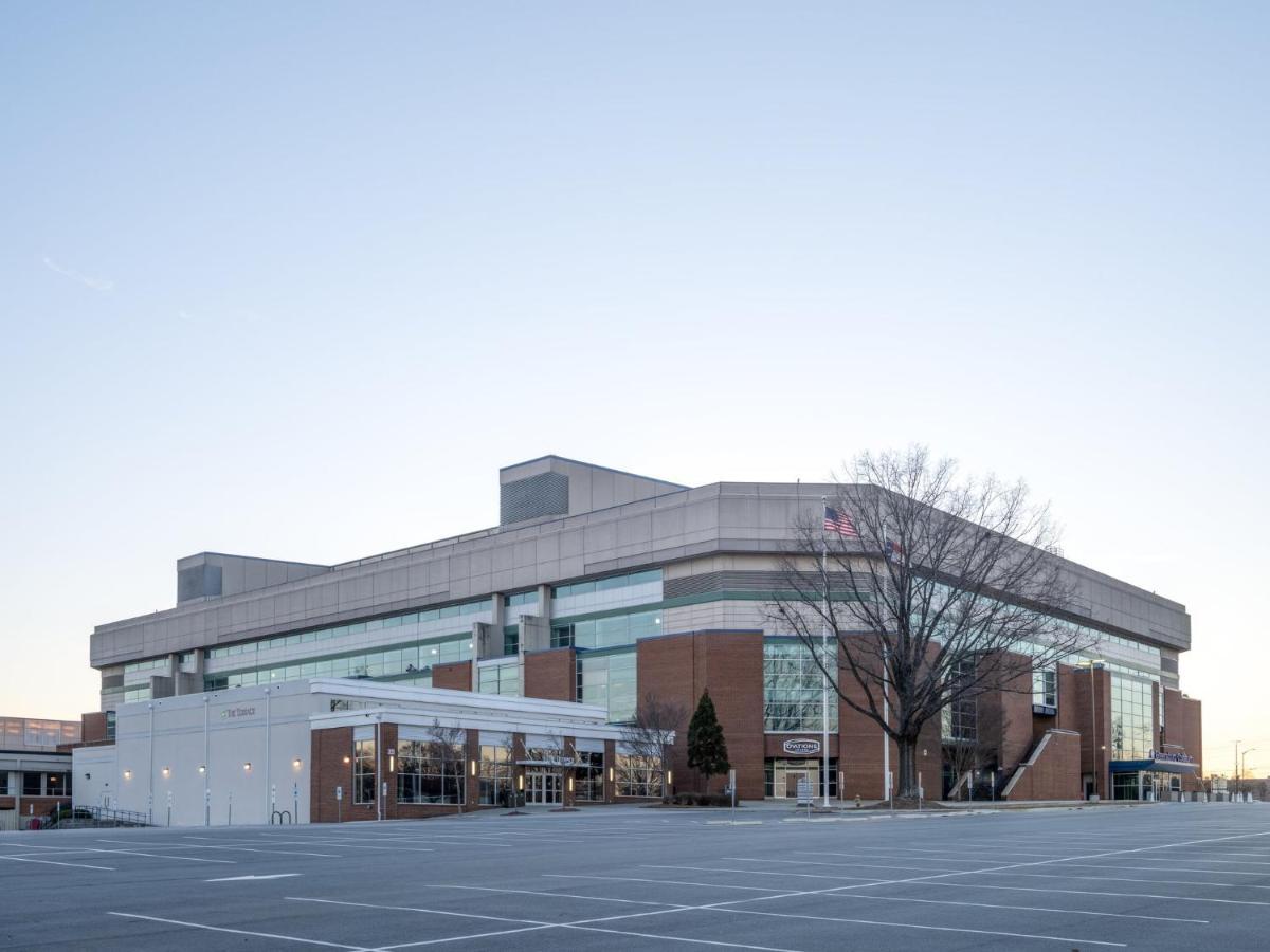 Holiday Inn Express & Suites Greensboro - I-40 Atwendover By Ihg Bagian luar foto