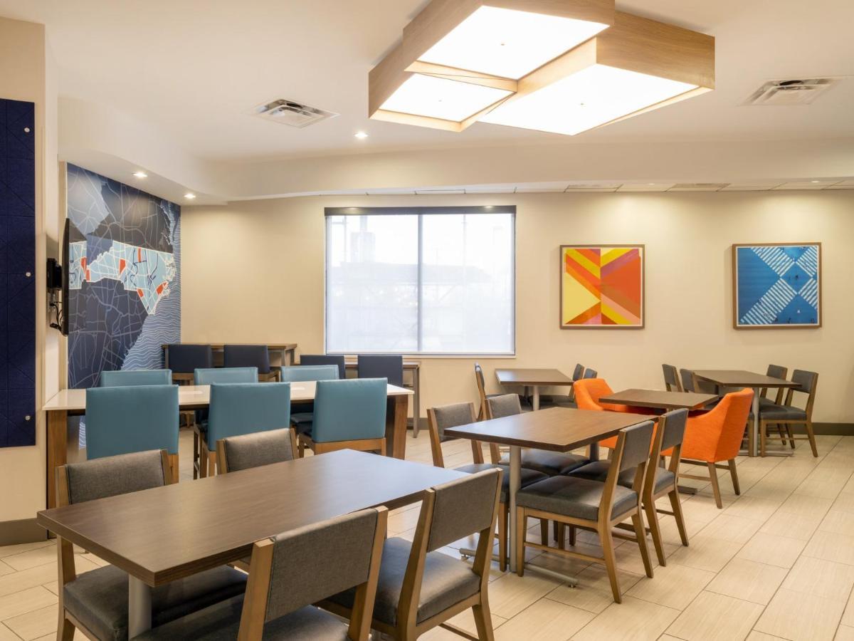Holiday Inn Express & Suites Greensboro - I-40 Atwendover By Ihg Bagian luar foto