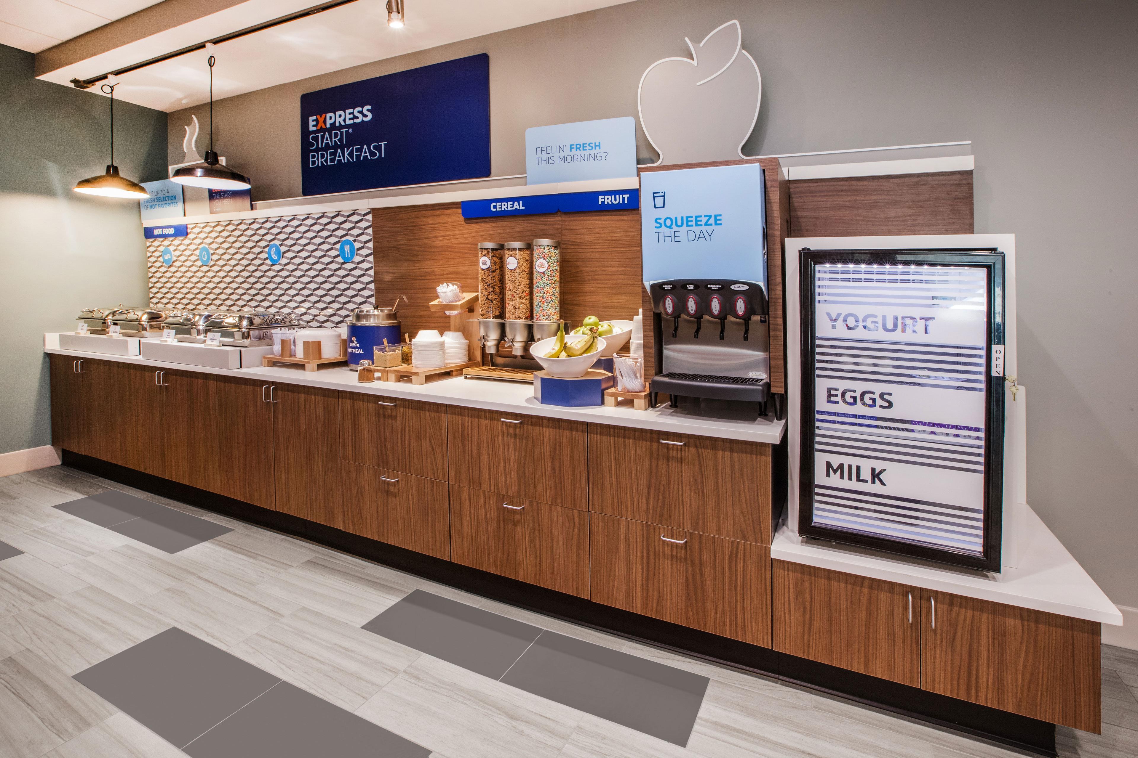 Holiday Inn Express & Suites Greensboro - I-40 Atwendover By Ihg Bagian luar foto